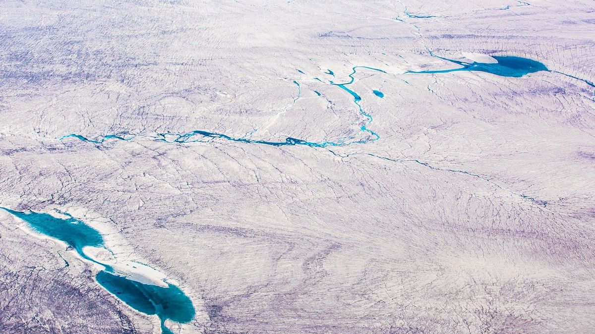 Obrazem: V Grónsku loni odtálo rekordních 600 miliard tun ledu